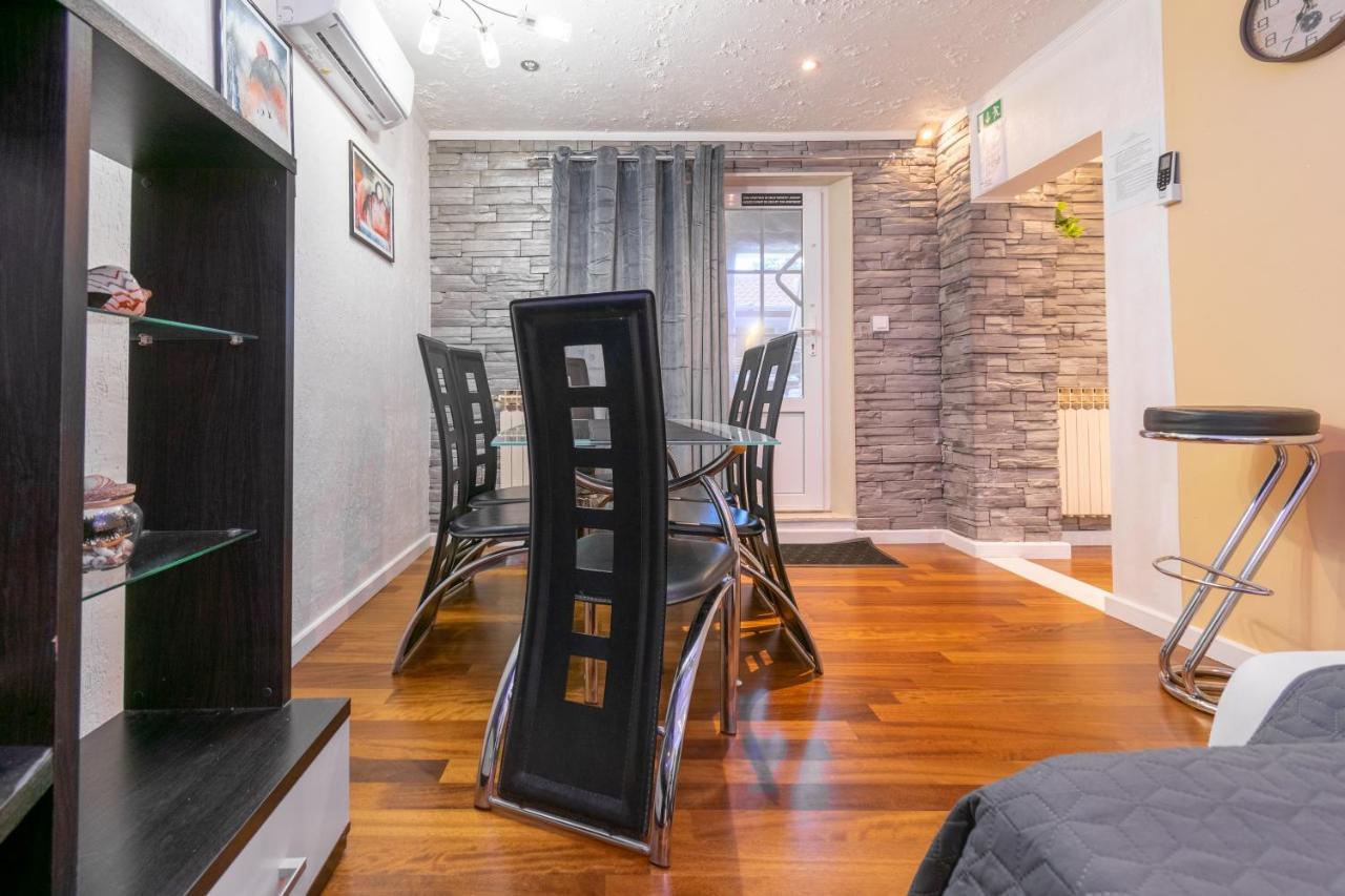 Tomas Apartmán *